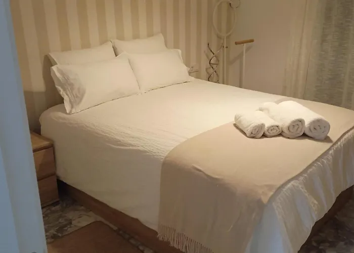 Precioso Junto A La Mezquita. Córdoba