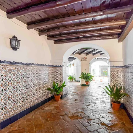 Precioso Junto A La Mezquita. Cordoba