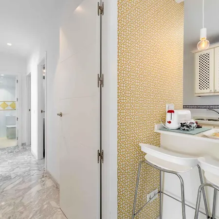 Apartman Precioso Junto A La Mezquita. *