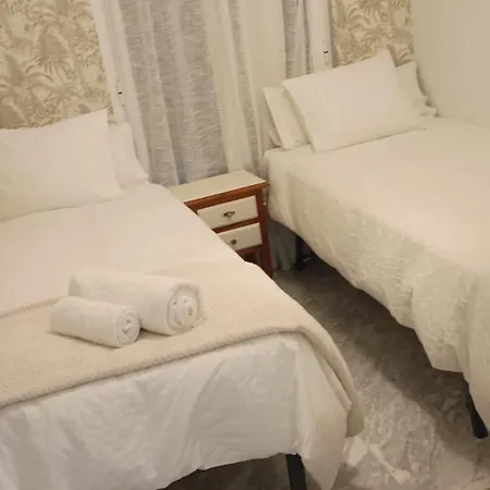 Precioso Junto A La Mezquita.