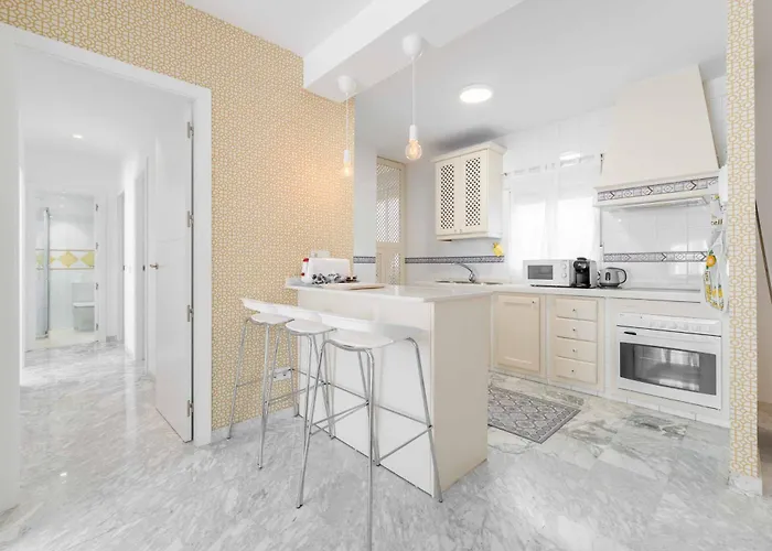 Precioso Junto A La Mezquita. Cordoba