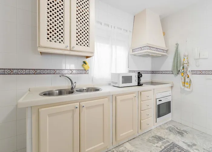 Precioso Junto A La Mezquita. Córdoba